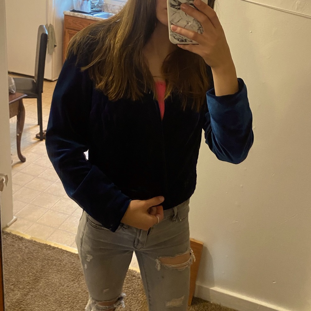 Cropped Blazer - Picture 11 of 11